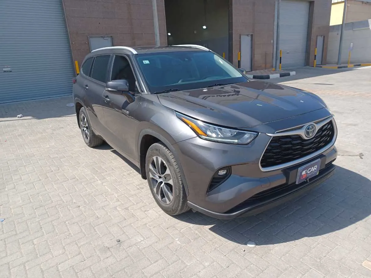 Car image 3