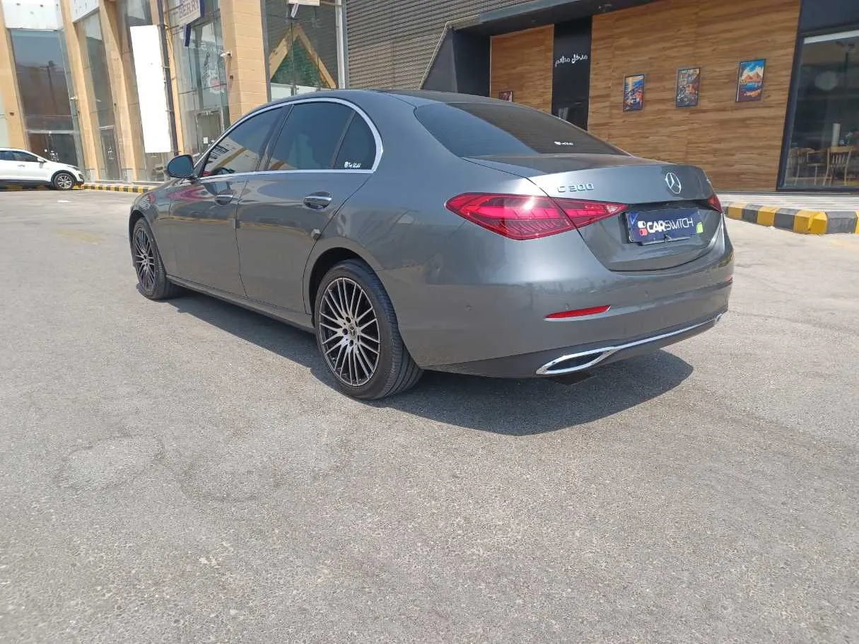 Car image 7