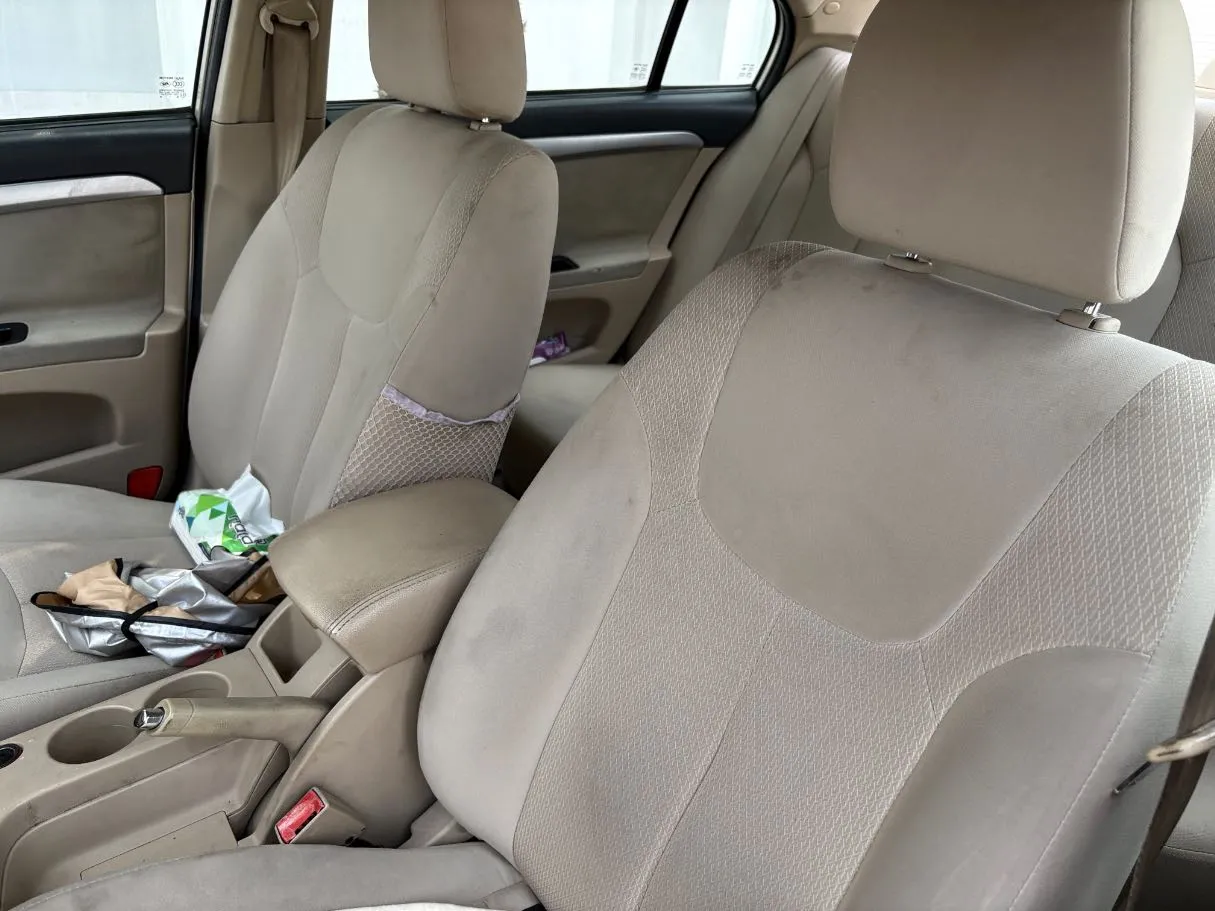 Car image 13