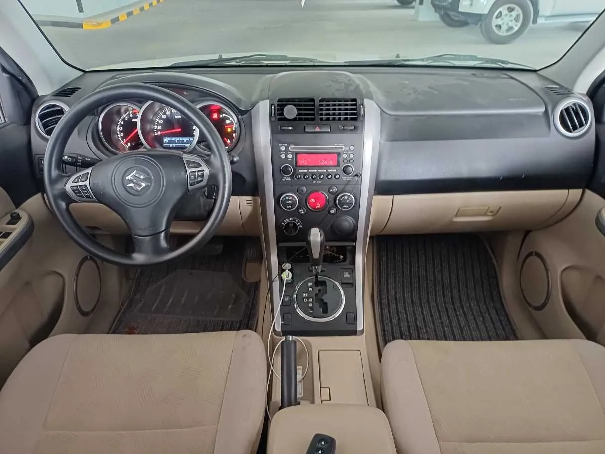 Car image 15