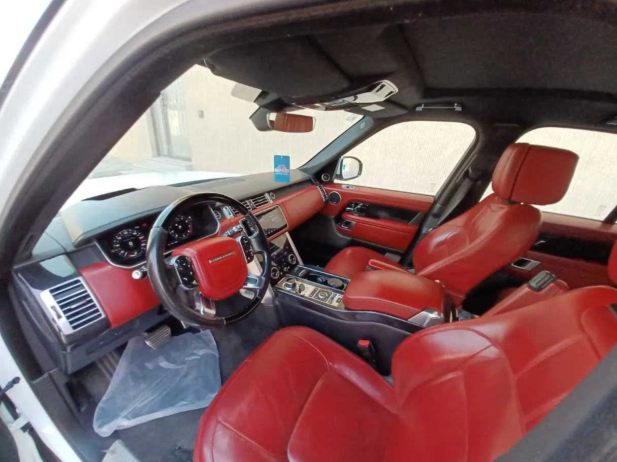 Car image 10