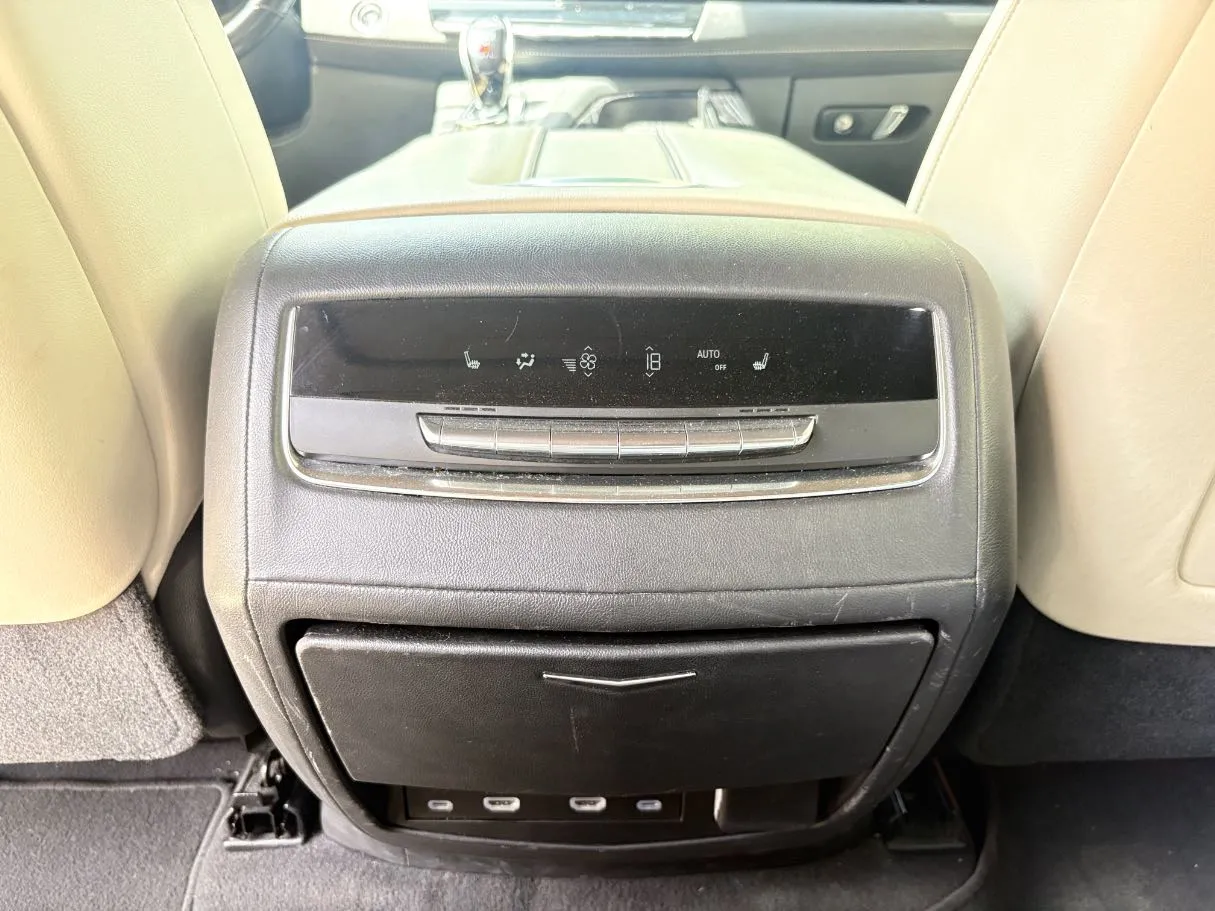 Car image 28