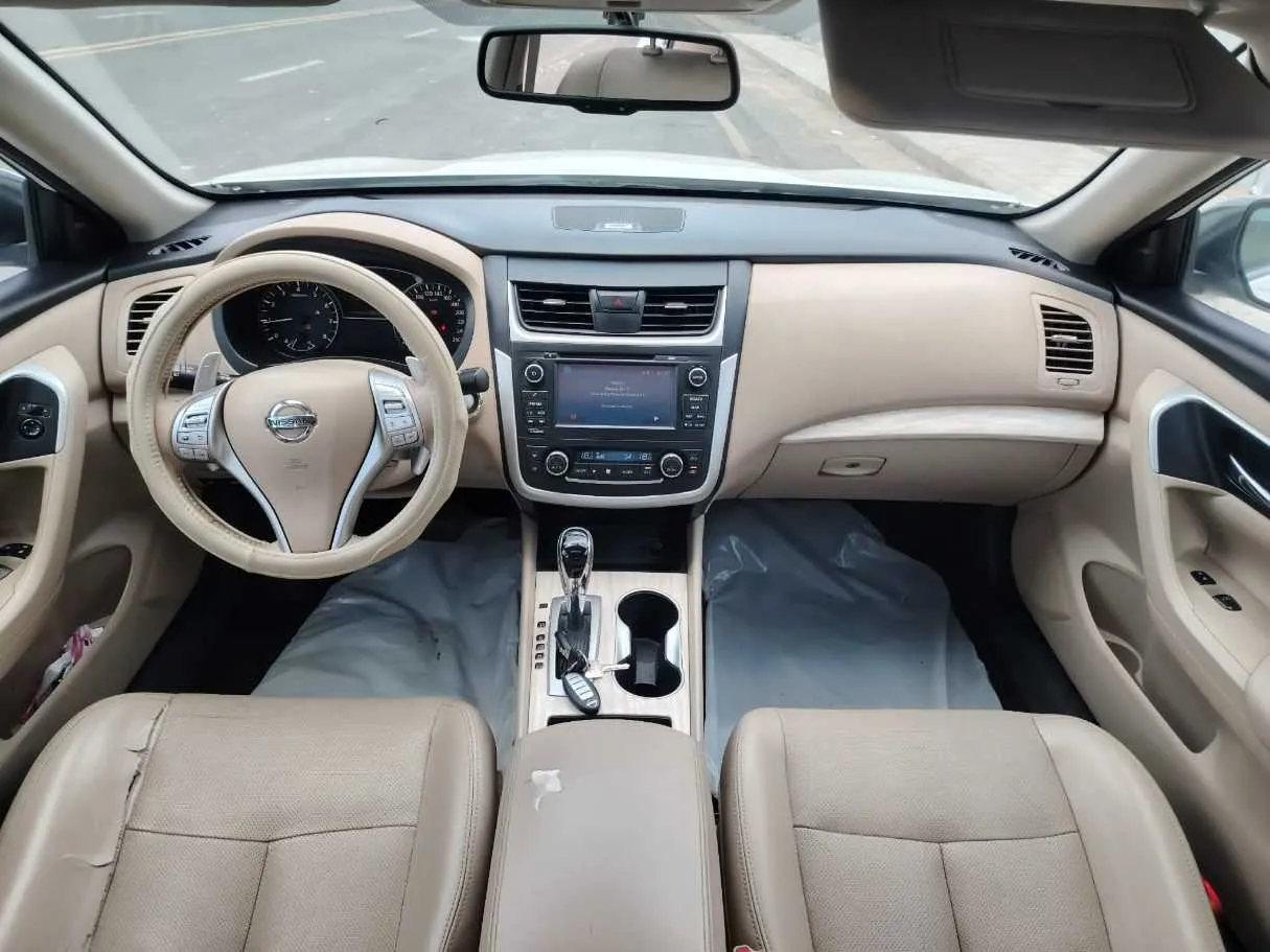 Car image 22