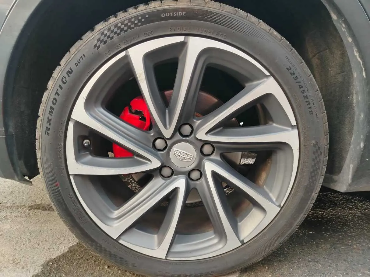 Car image 10