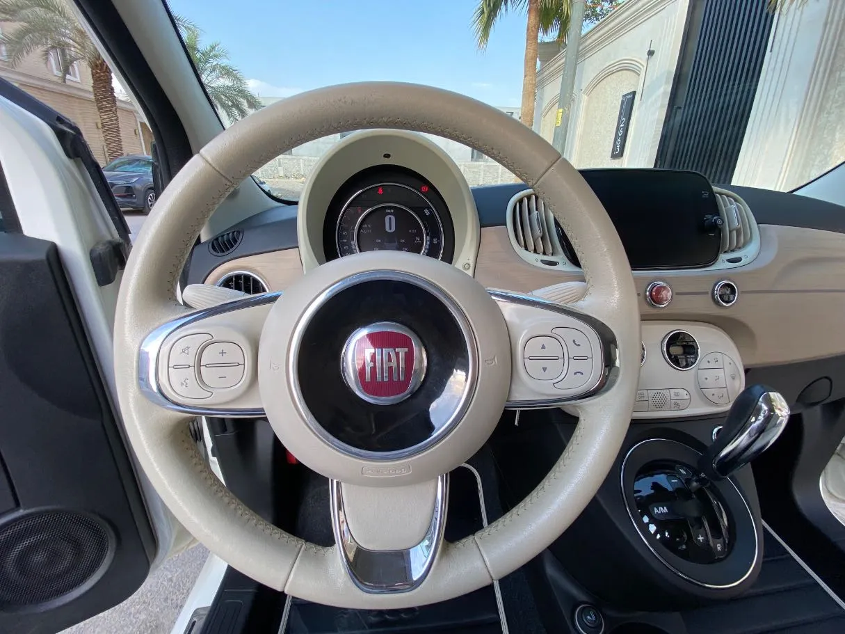 Car image 16