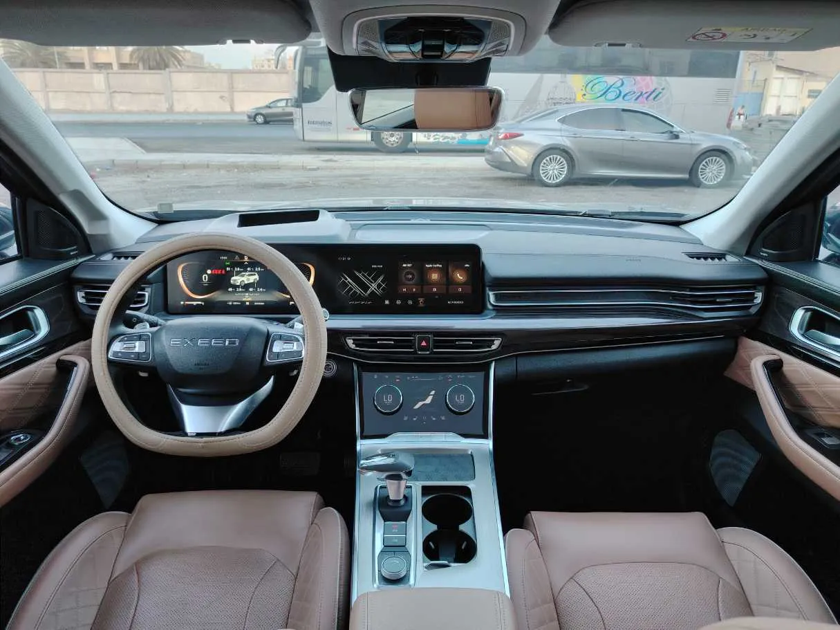 Car image 24