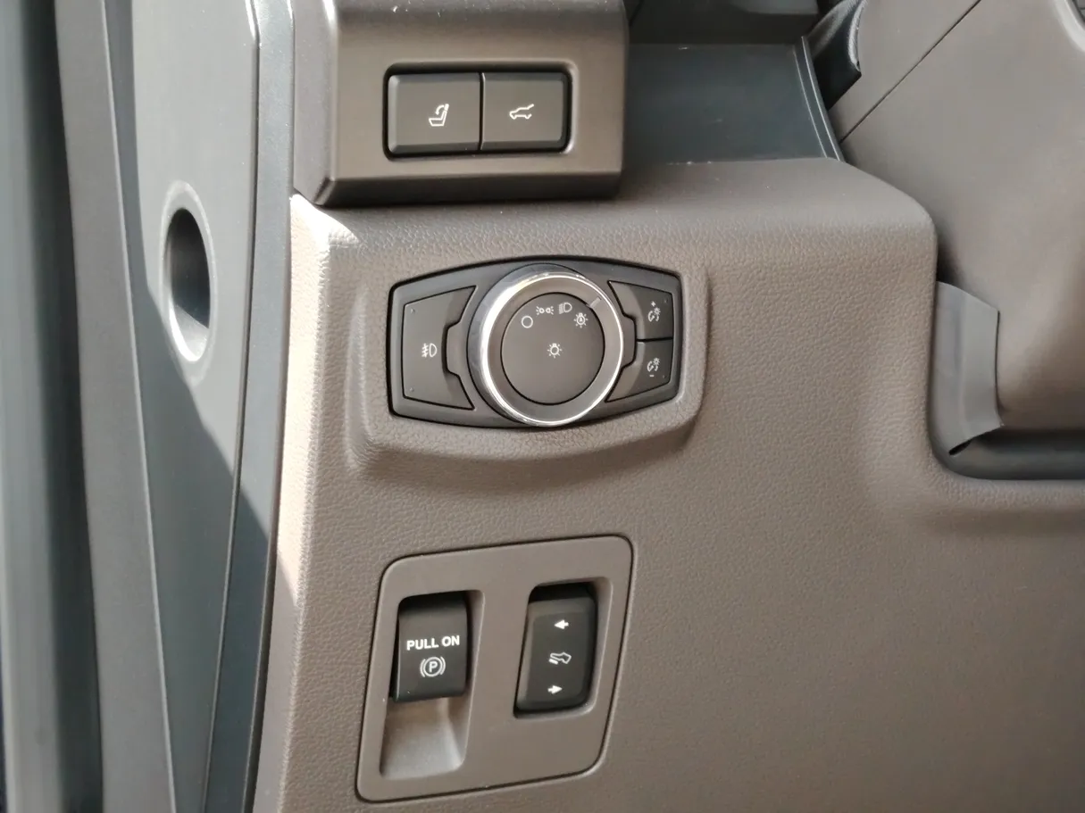 Car image 36