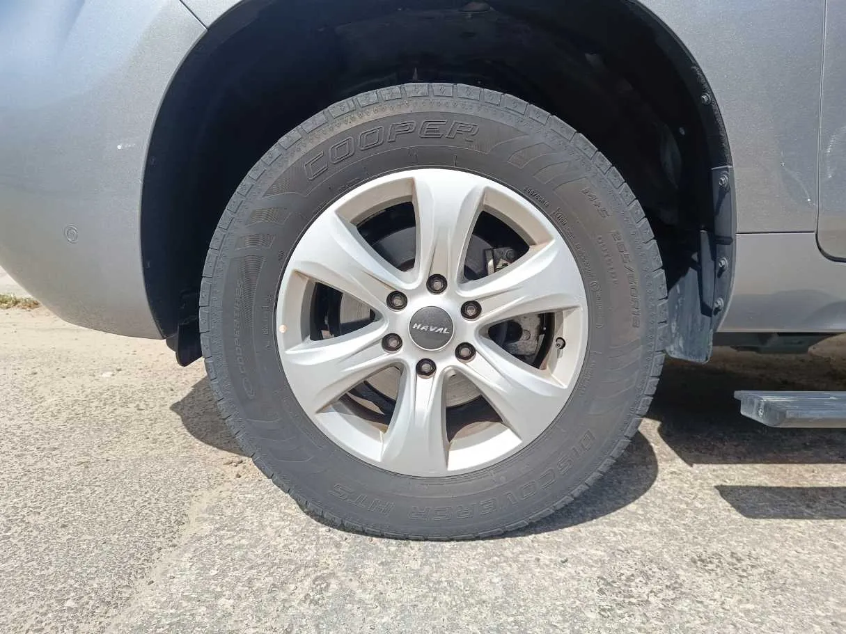 Car image 10