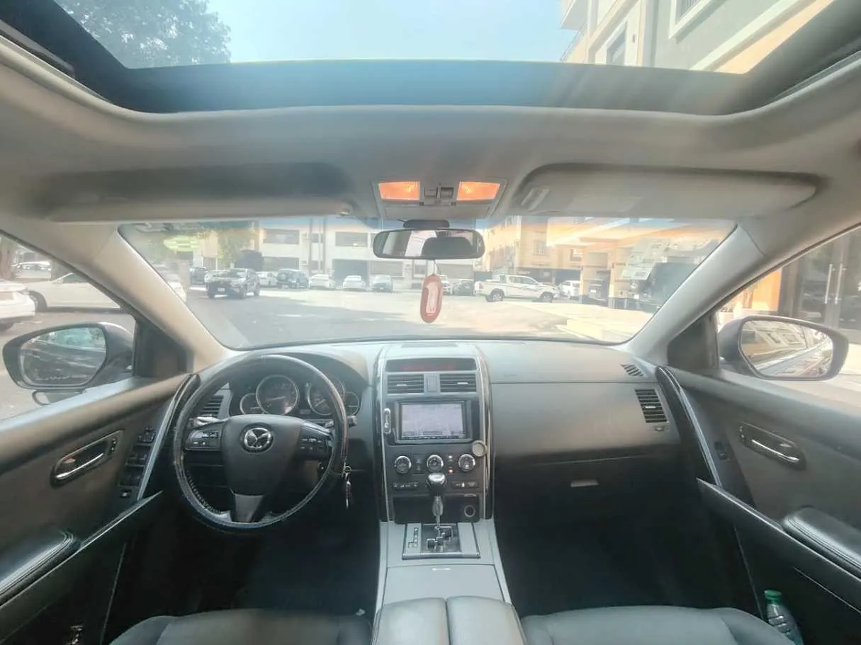 Car image 17