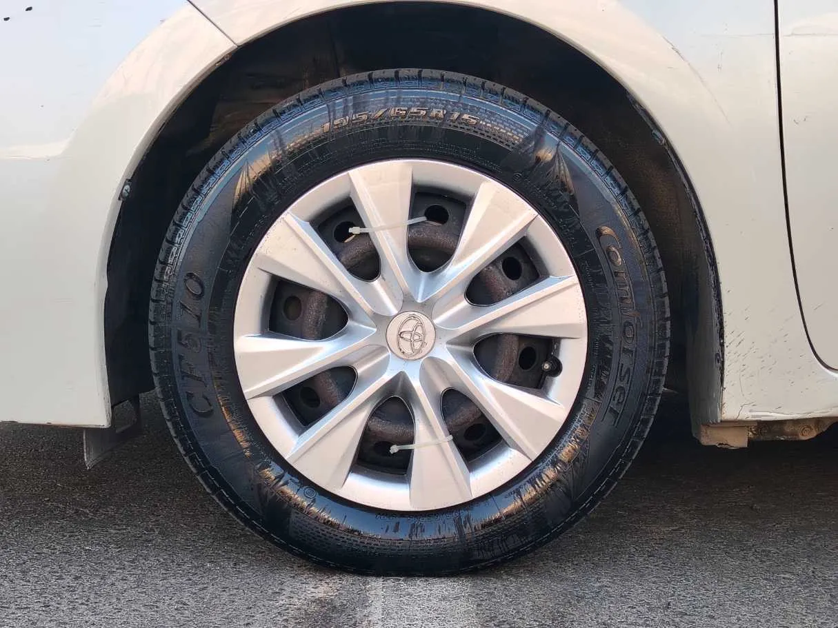 Car image 10