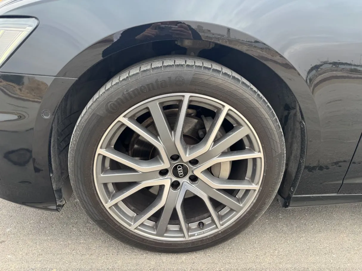 Car image 7