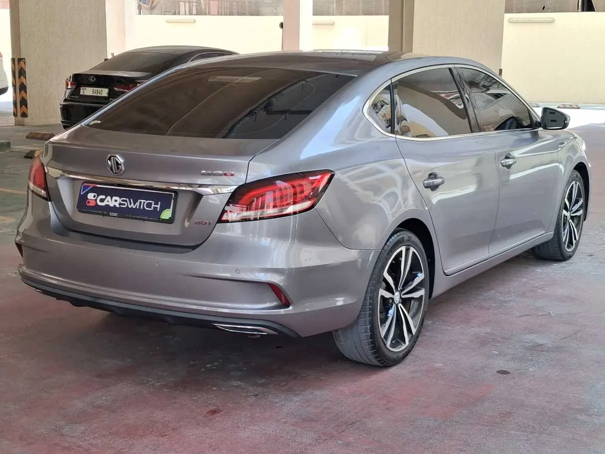 Car image 5