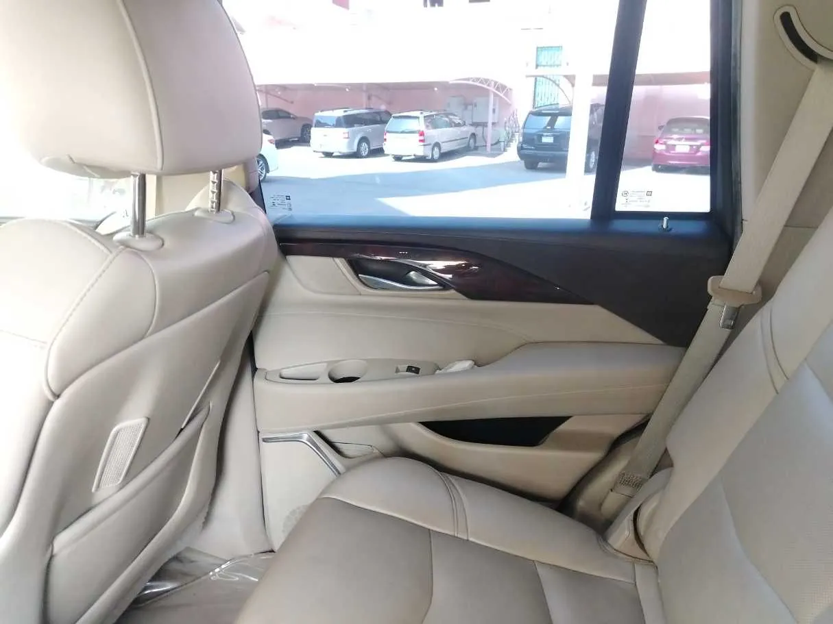 Car image 36