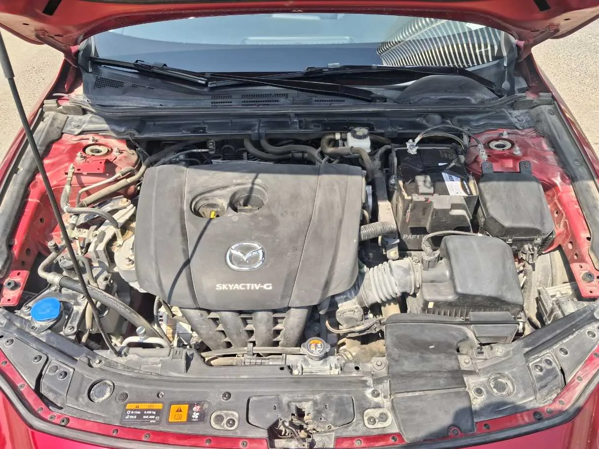 Car image 19