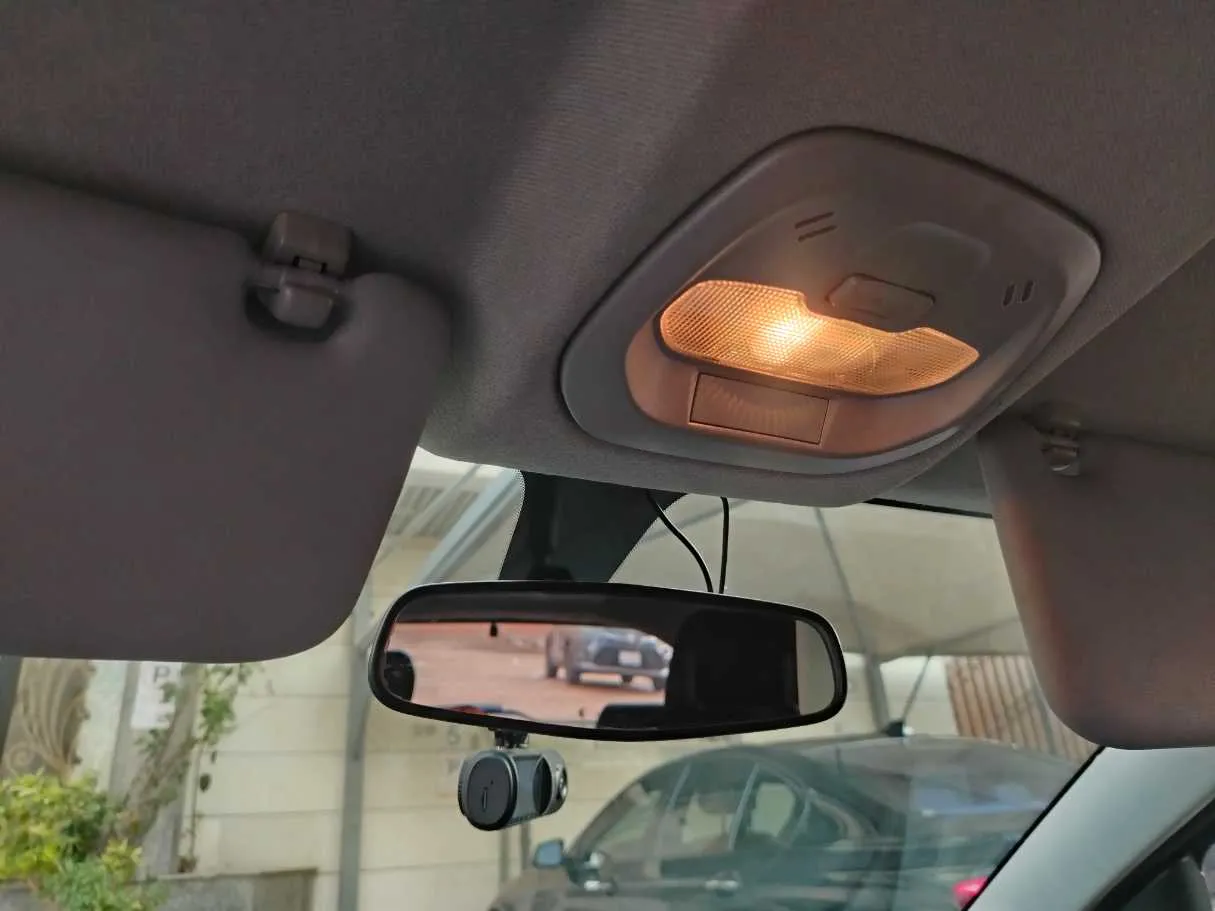 Car image 30