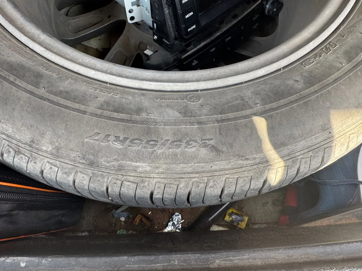 Car image 20