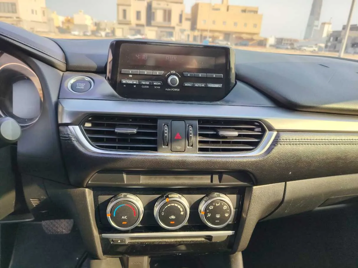 Car image 27