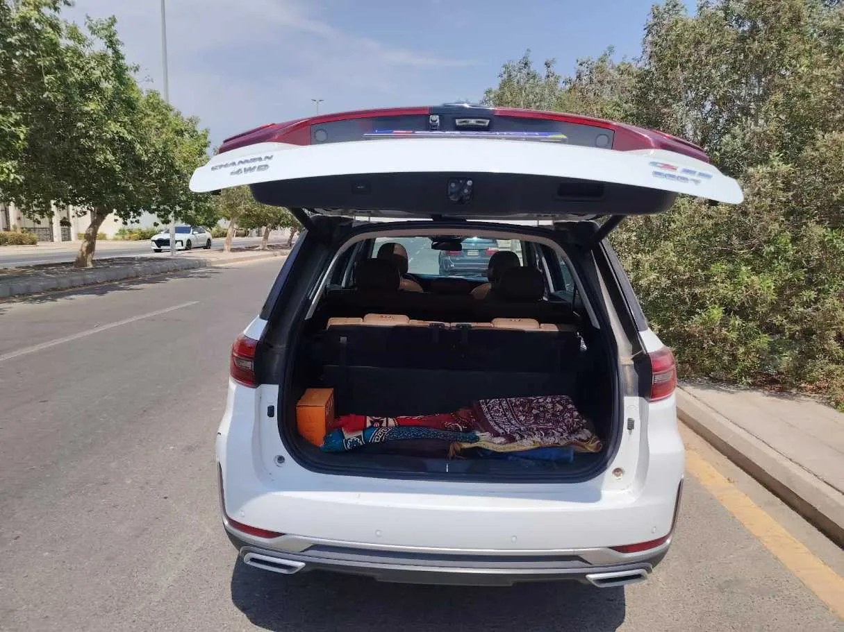 Car image 28