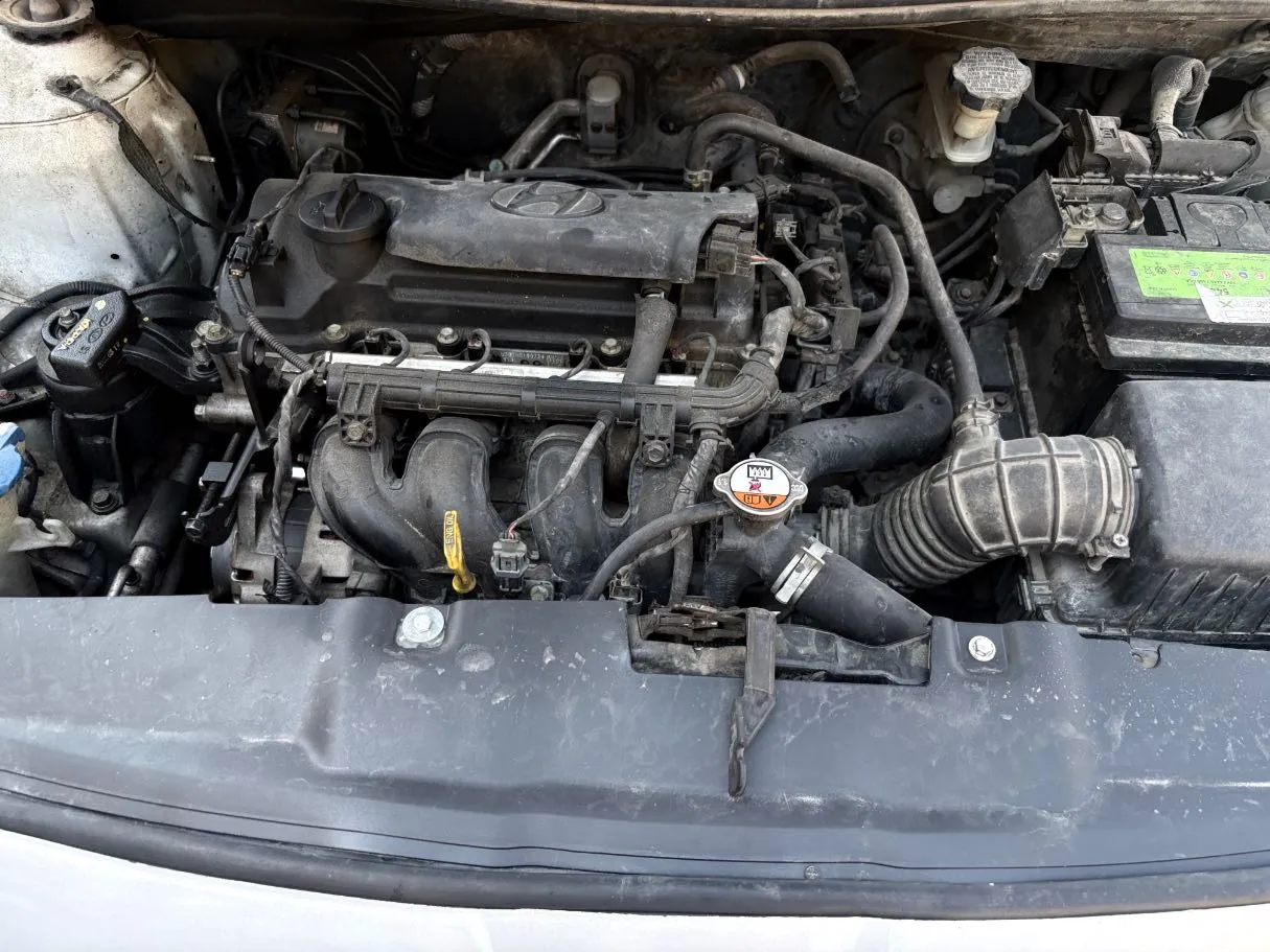 Car image 25