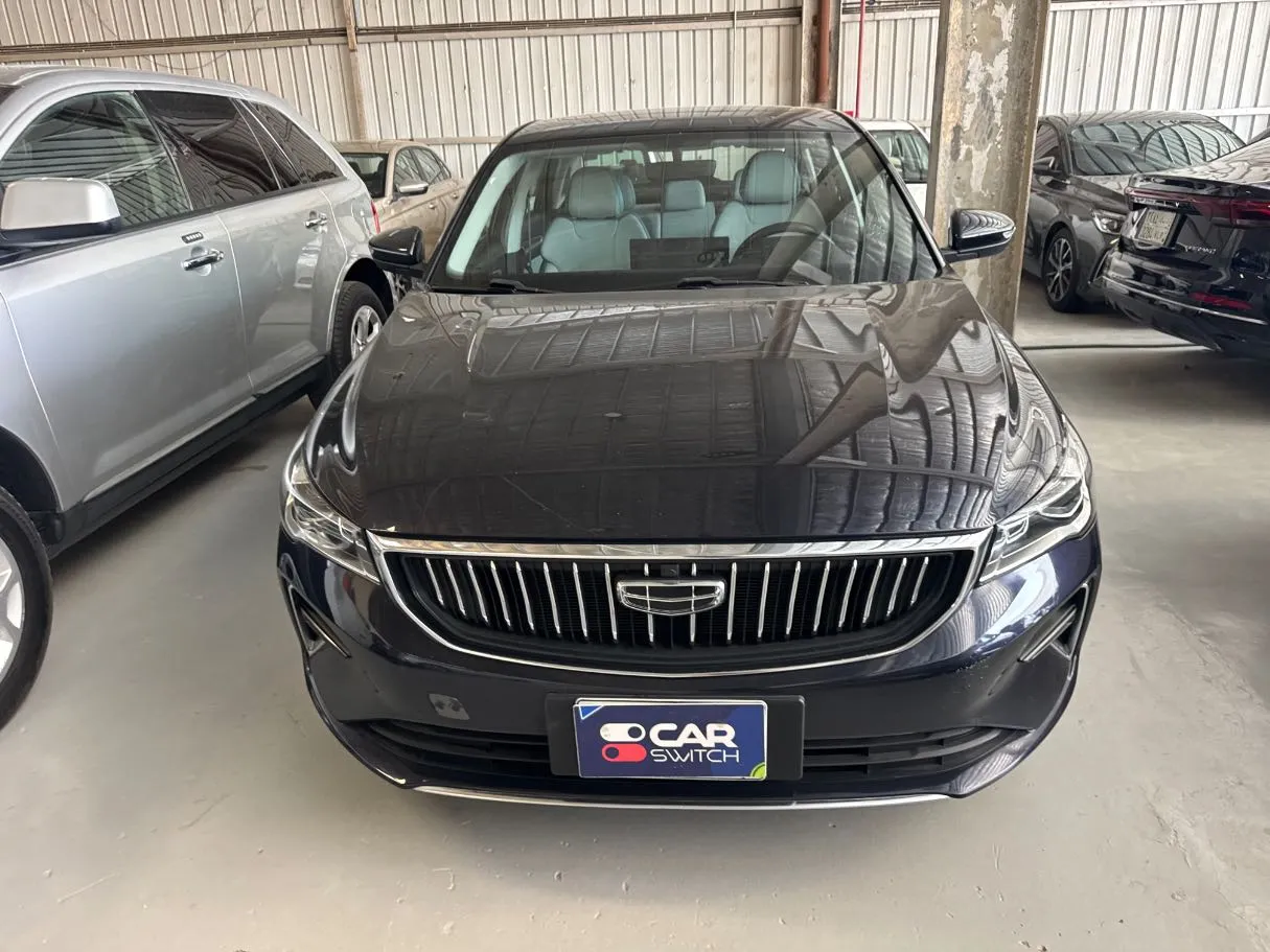 Car image 2