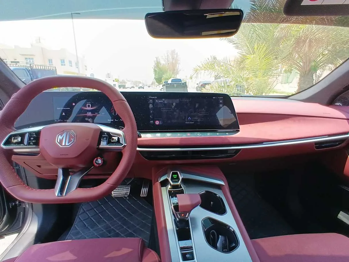 Car image 15