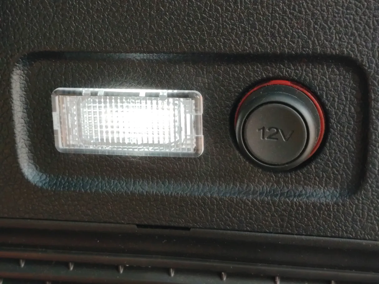 Car image 31