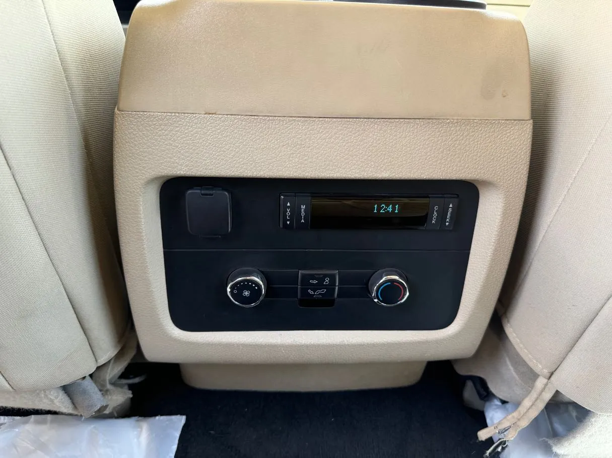 Car image 25