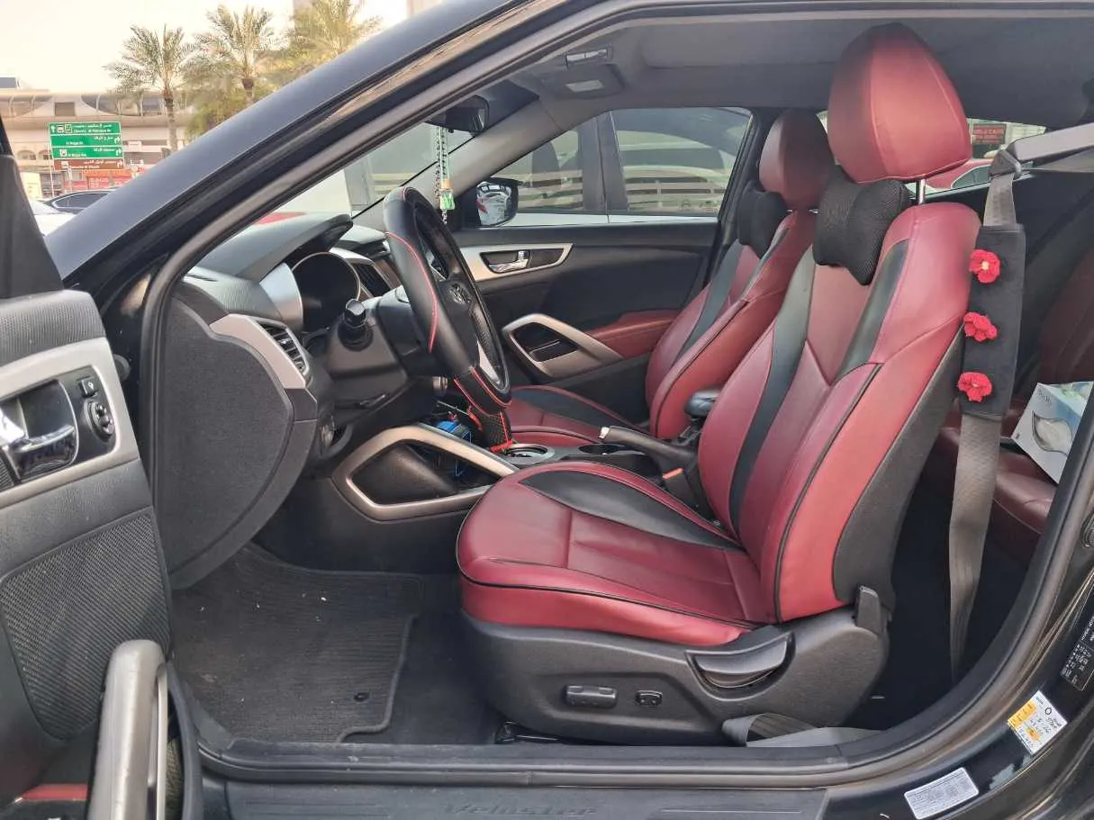 Car image 9