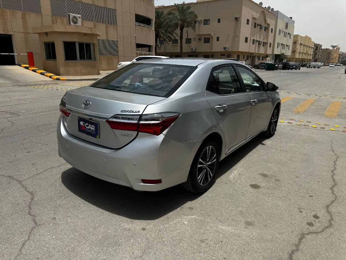 Car image 5