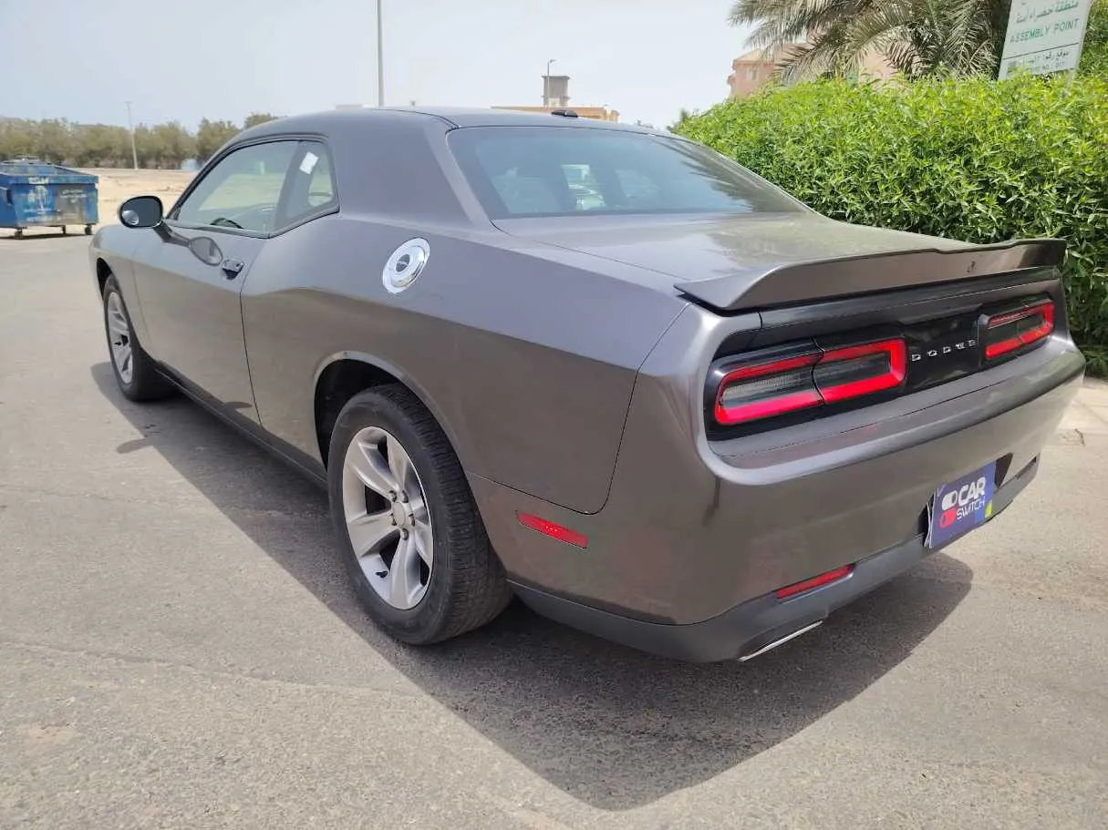 Car image 8
