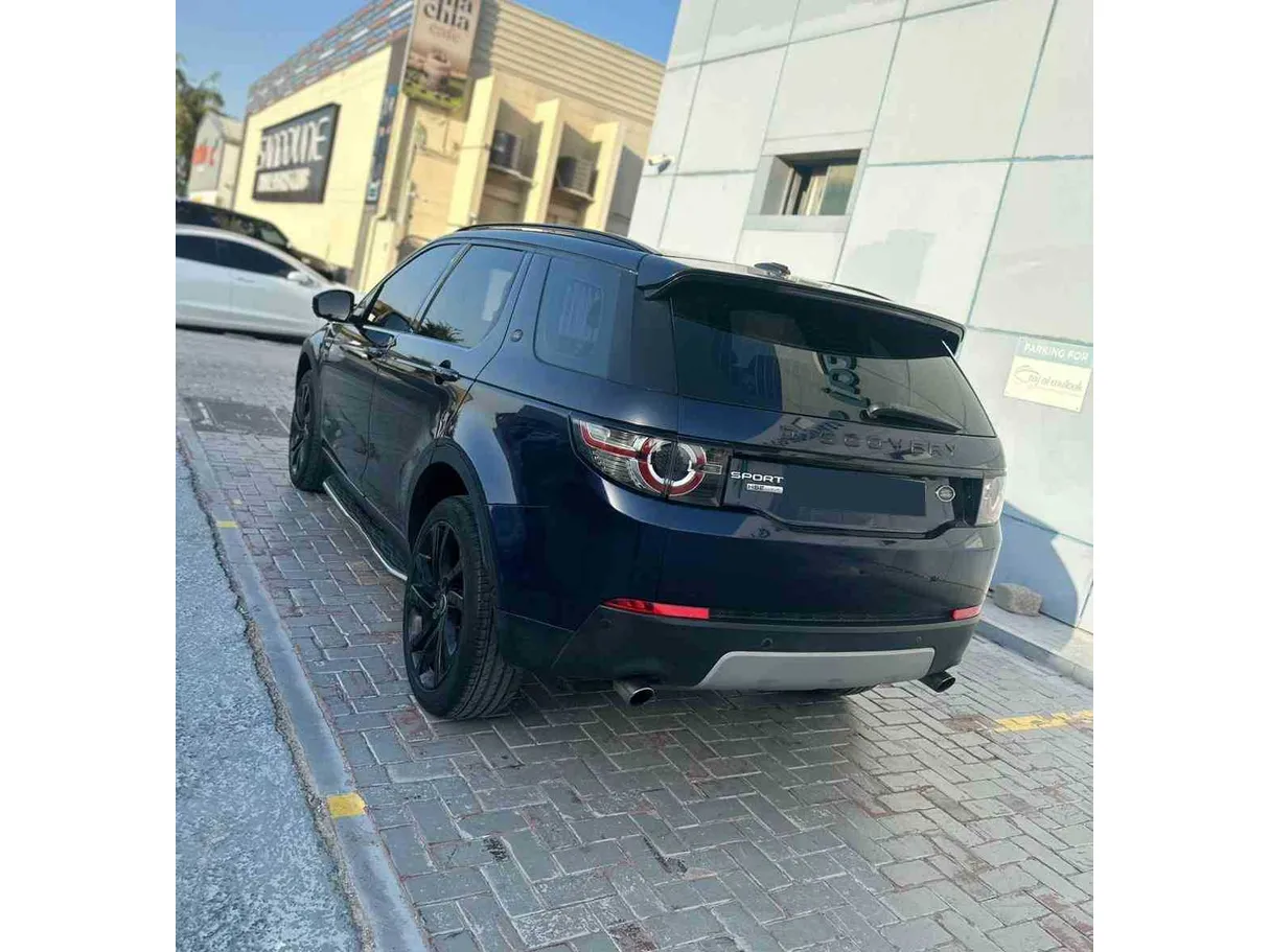 Car image 5
