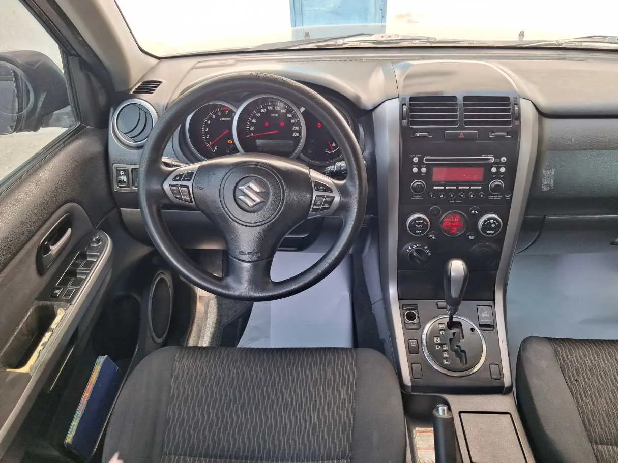 Car image 15