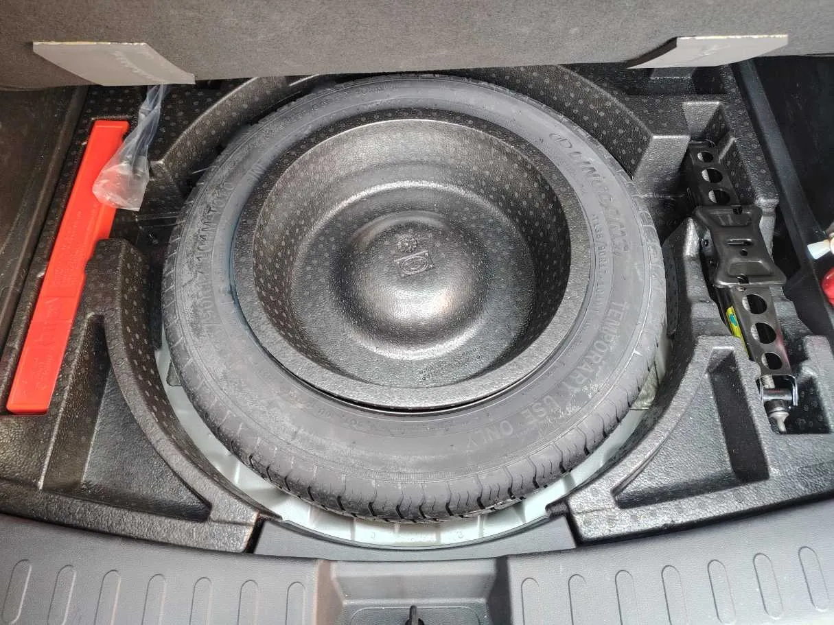 Car image 37