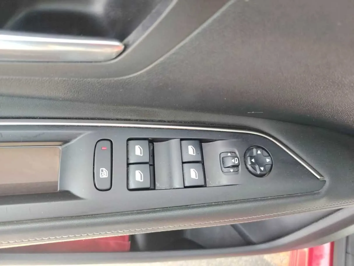 Car image 44