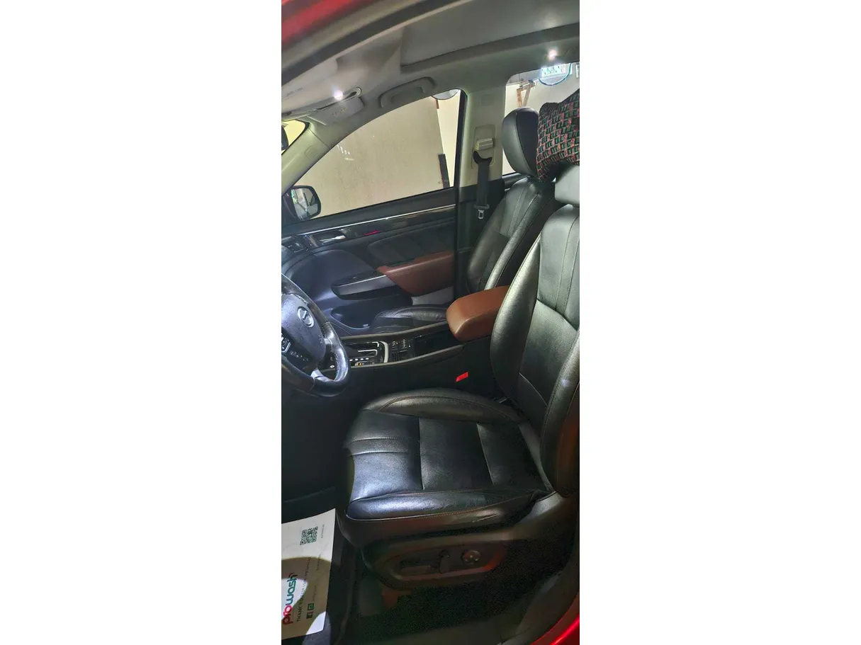 Car image 9