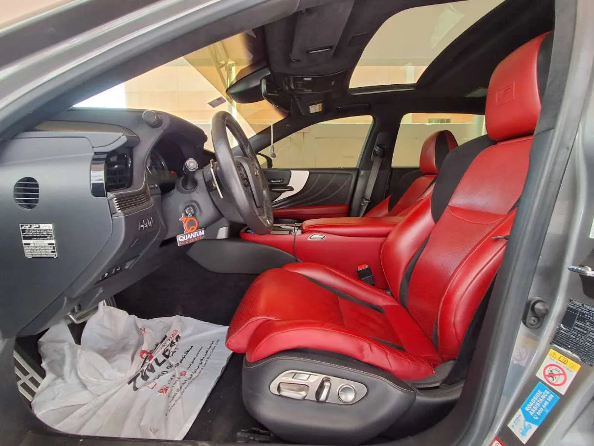Car image 10
