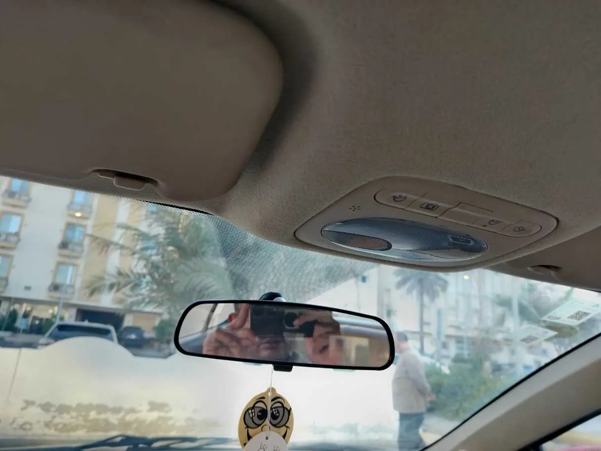 Car image 32