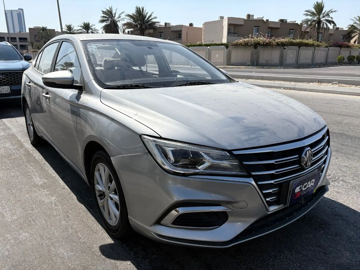 Car image 3