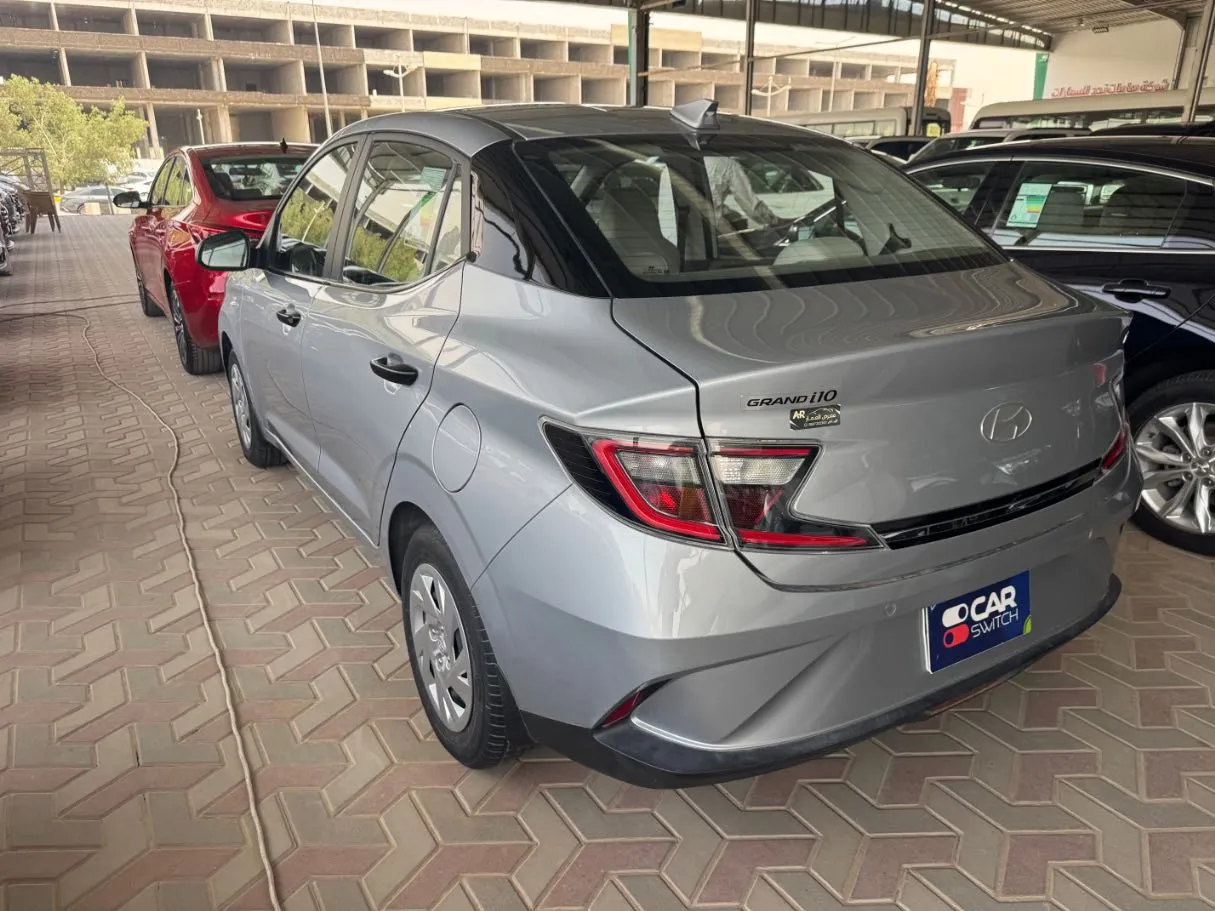 Car image 5