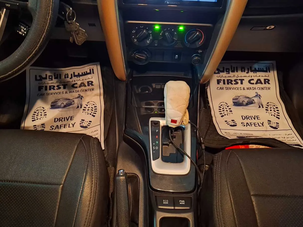 Car image 17