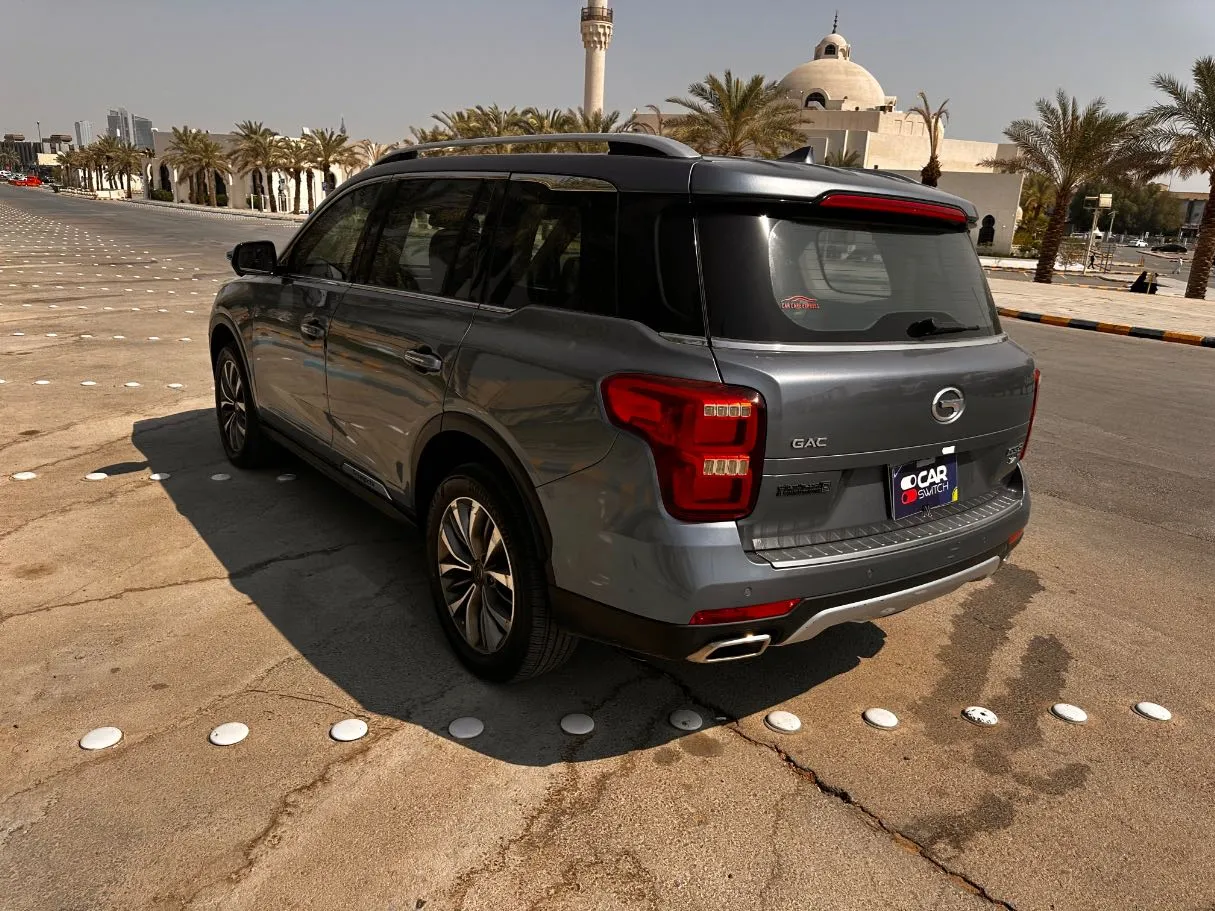 Car image 7