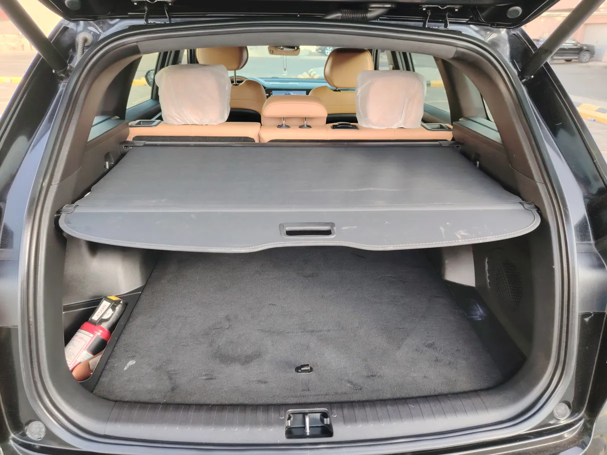Car image 25