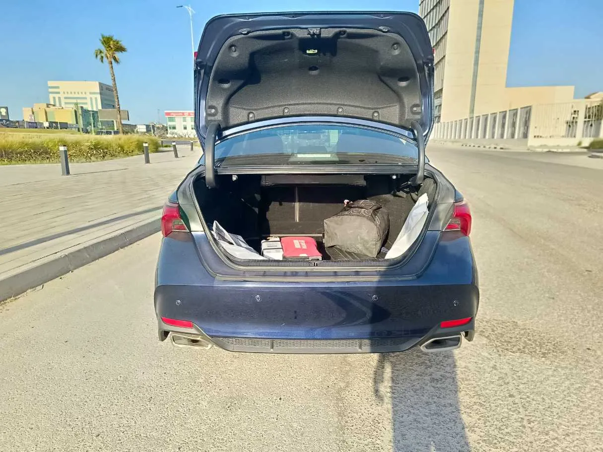 Car image 29
