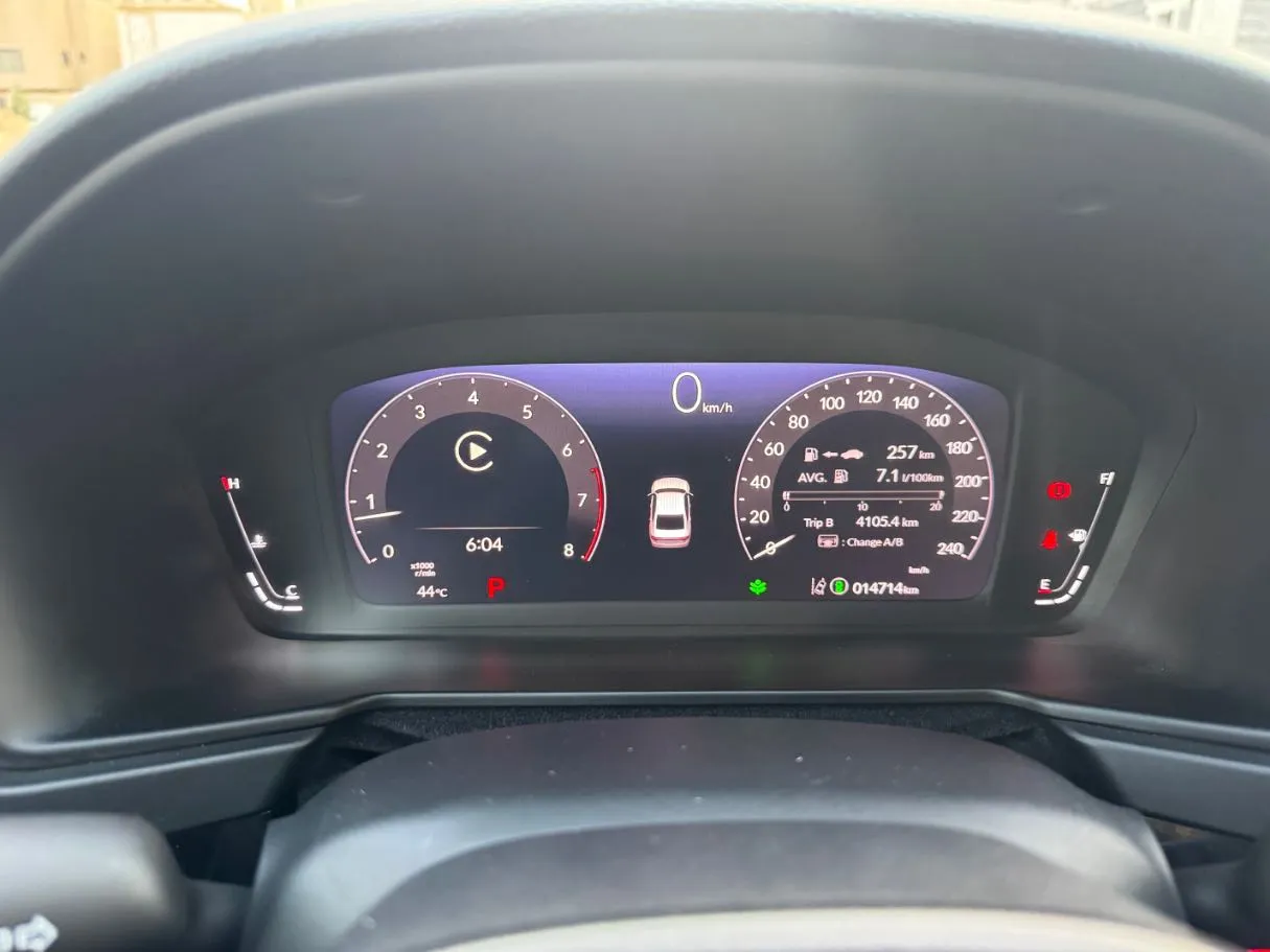 Car image 19