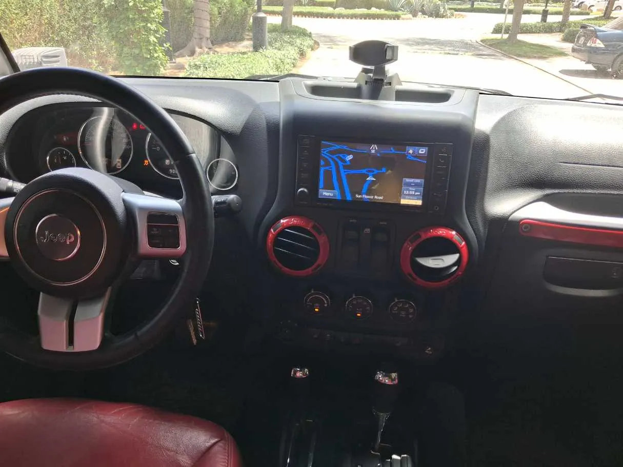 Car image 15