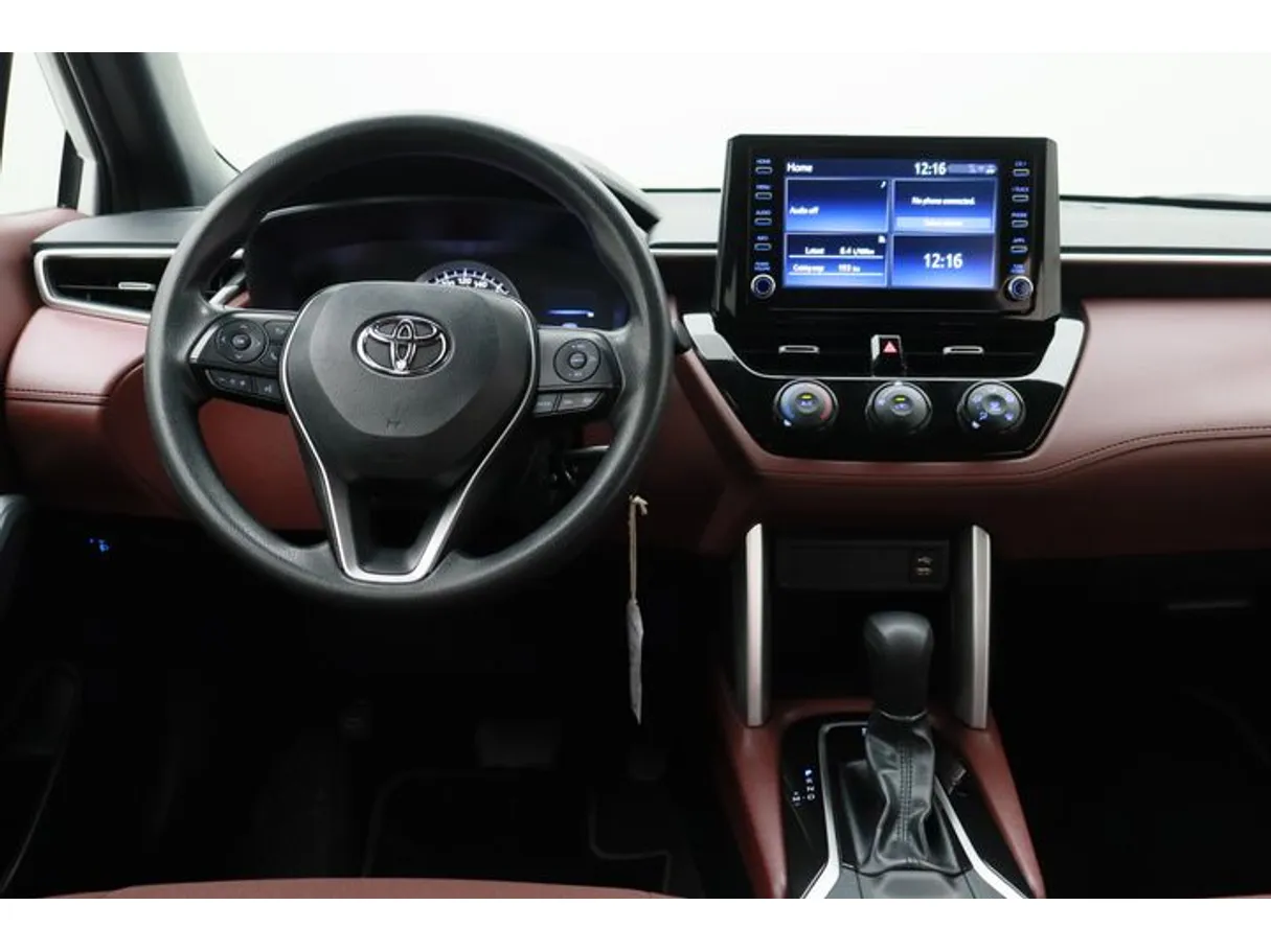 Car image 15