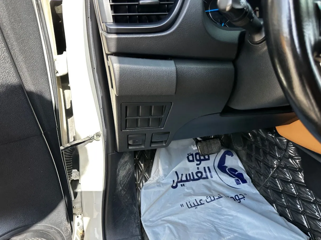 Car image 27
