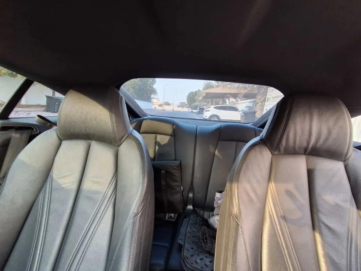 Car image 14