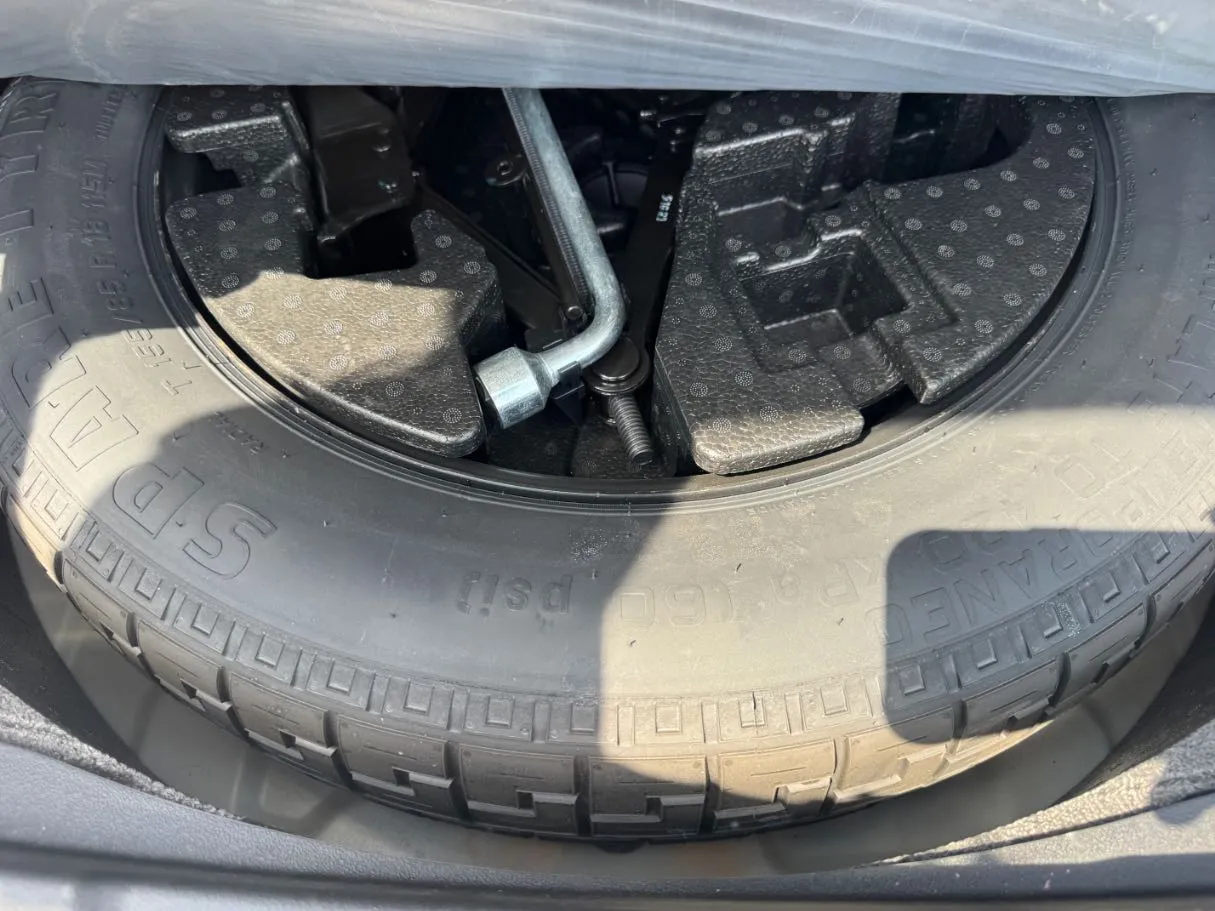 Car image 21