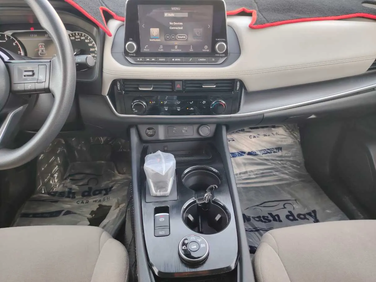 Car image 16